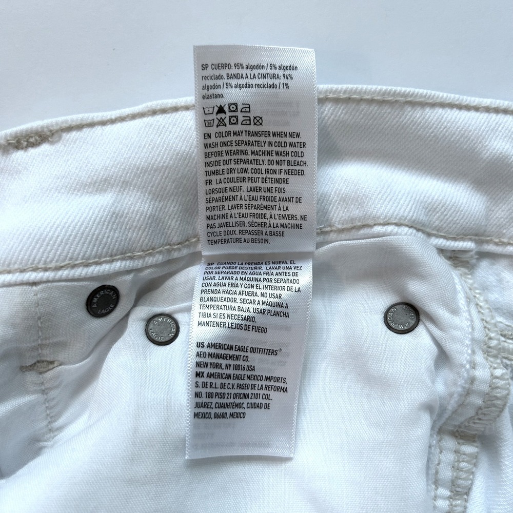 American Eagle Highest Rise Baggy Straight White Distressed Jeans Size 4 Short - Picture 10 of 16